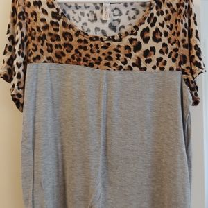 !Final ✂ BNWOT Leopard & Gray Colorblock T